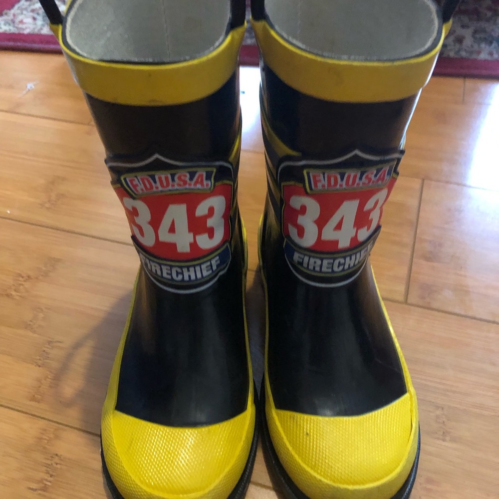 Rain boots for toddler